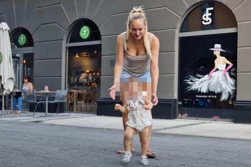 Luna Đogani sa ćerkom