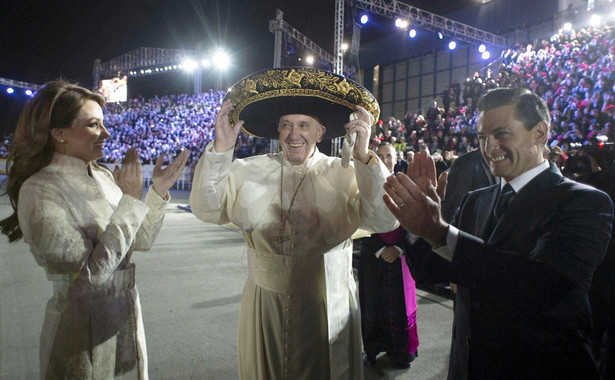 Niezwykły podarunek dla papieża Franciszka. Meksykańskie sombrero