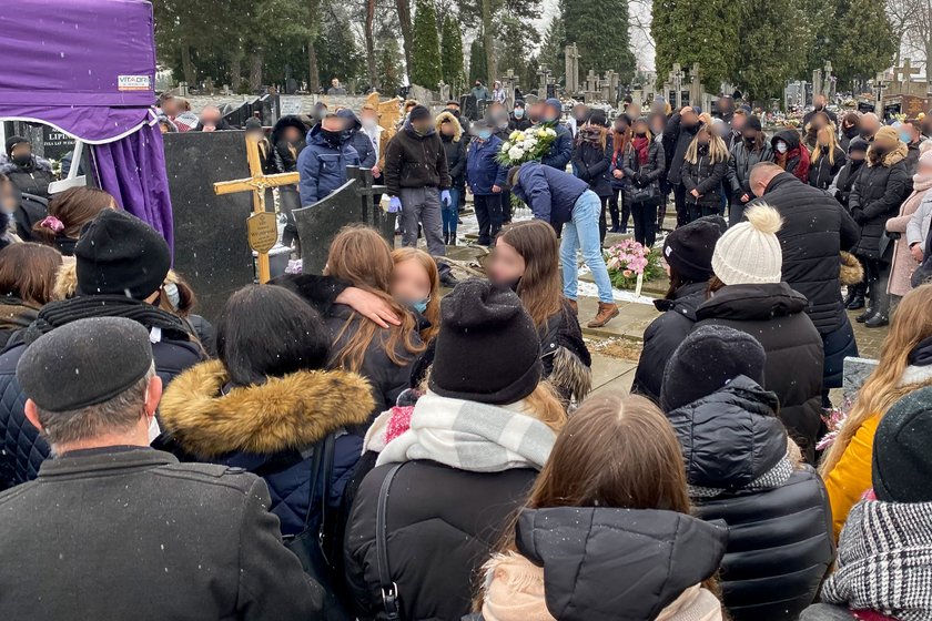 Morderstwo pod Siedlcami. Pogrzeb 16-letniej Anny Ż.