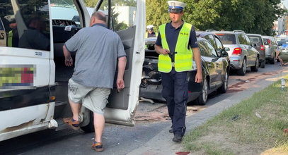 Karambol w Mrągowie. Bus taranował osobówki