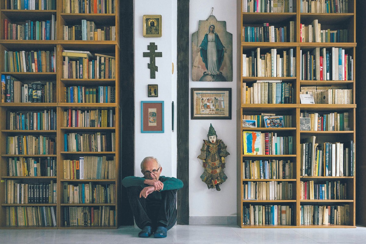 Janusz Czapiński psycholog społeczny, doktor habilitowany, profesor nadzwyczajny UW. Autor ośmiu edycji „Diagnozy społecznej”, kompleksowego badania na temat warunków i jakości życia Polaków z ich własnej perspektywy