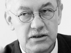 Kaczyński robi miejsce dla Rydzyka i... Rokity