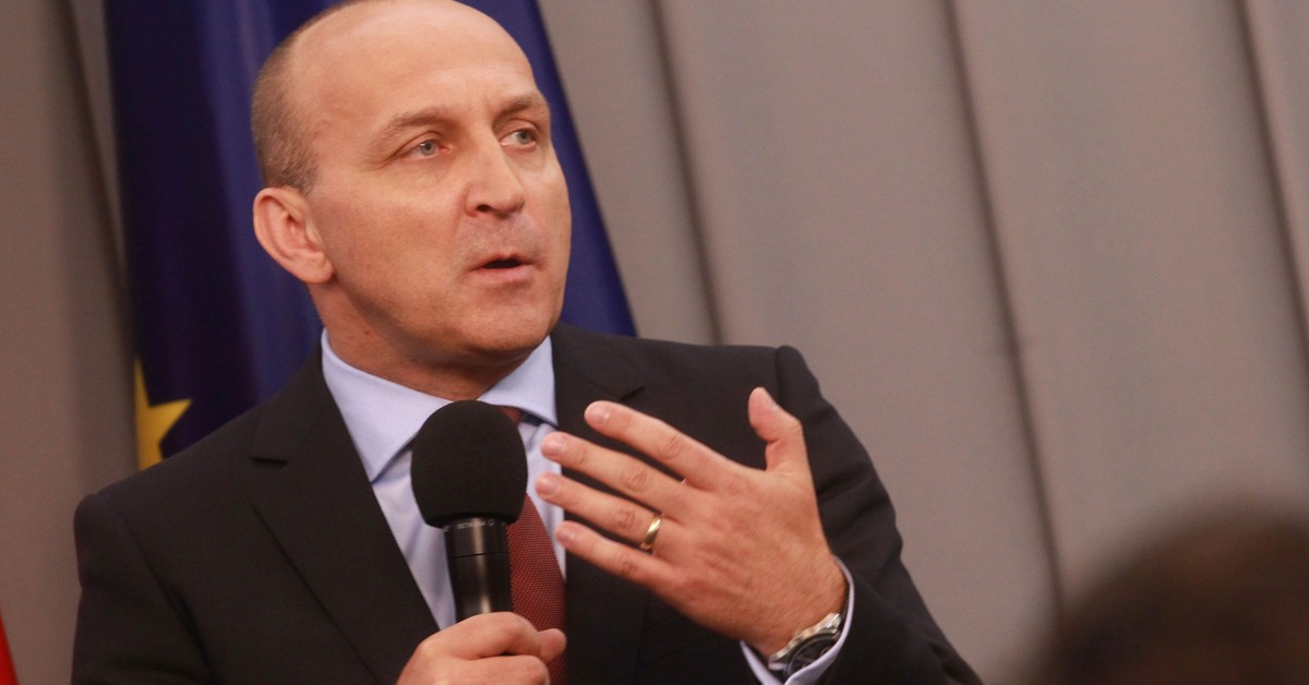 Marcinkiewicz Kaczyński buduje zamki z piasku. Gliński to MC Premier