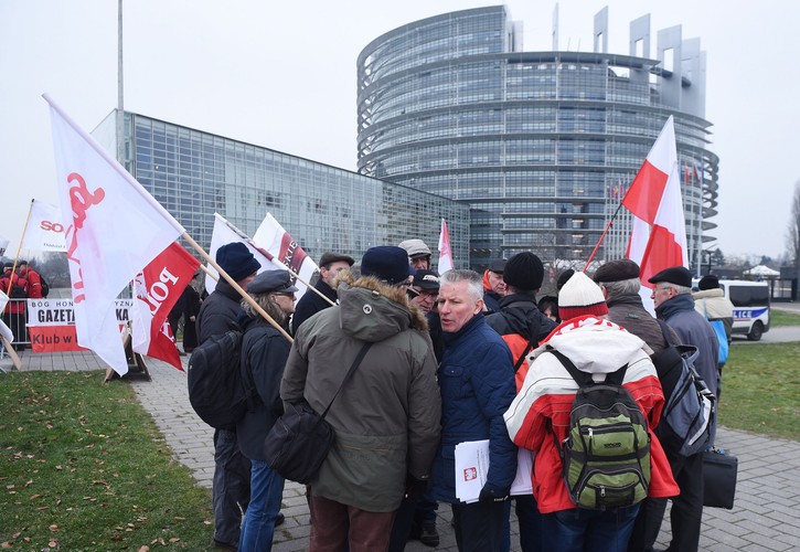 Manifestacja przed eurparlamentem