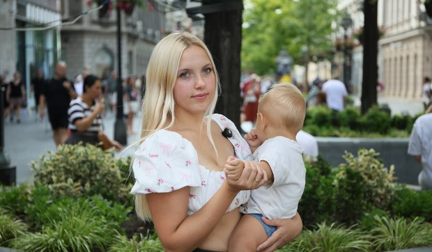 Mlada majka