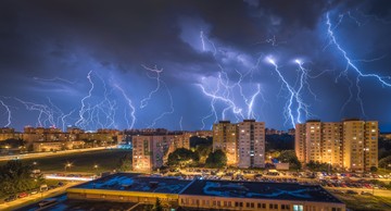 Mit ne tegyen, ha odakint tombol a vihar?