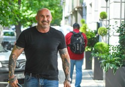 Przemysław Saleta zaadoptował niepełnosprawne zwierzę [WIDEO]