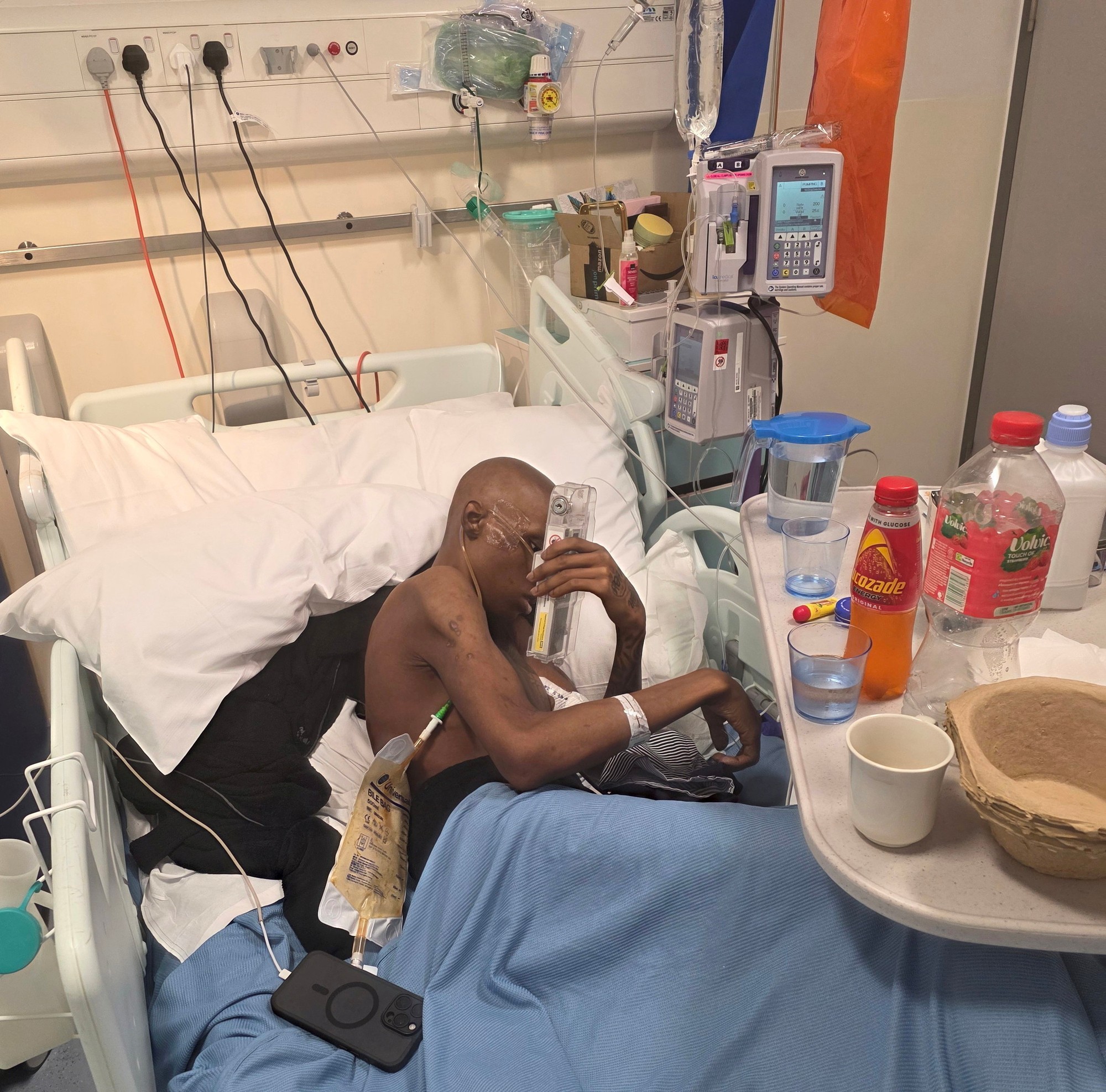 Nickodemus Dacres († 23) zomrel na rakovinu.