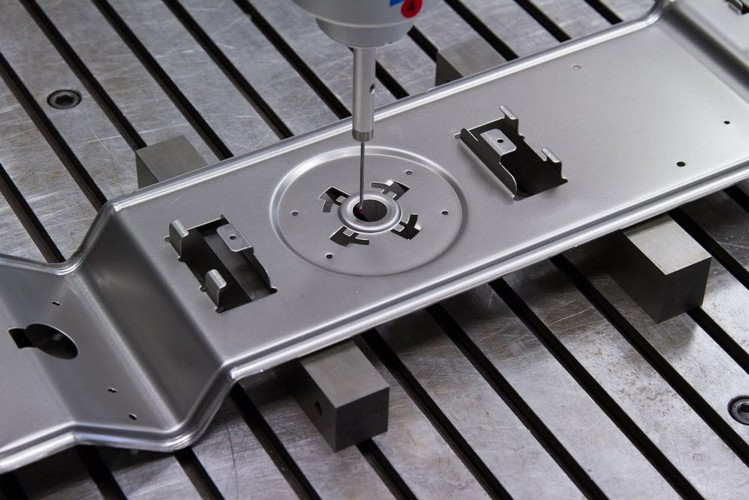 Transakcja okazała się motorem napędowym dla firmy. Pozwoliła skupić się na inwestycjach związanych z rozbudową jej podstawowego biznesu, czyli segmentu sprzętu grzejnego (kuchni, piekarników, płyt grzejnych). Dziś produkuje rocznie ponad 1,3 mln kuchni. Dla porównania w 1989 r. było to 350 tys. Co więcej, mimo ostrej konkurencji firma ciągle utrzymuje się na pozycji lidera, z udziałami w rynku na poziomie 17–18 proc.