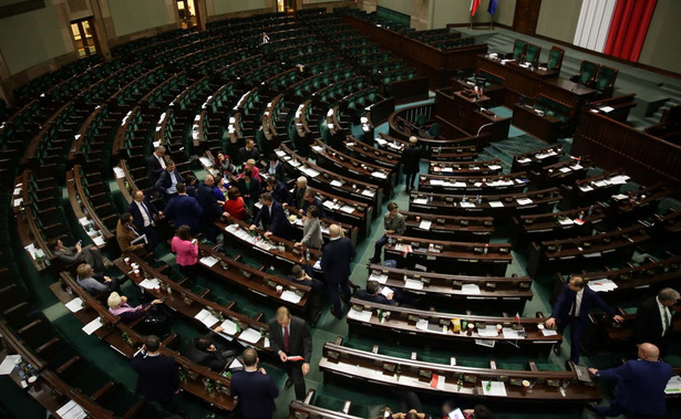 Halicki: Sejm pracuje, przerwał obrady, ale nie zakończył. Jesteśmy na sali plenarnej