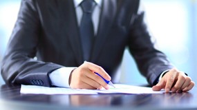 Urzędnicy pracują "ponadprzeciętnie"? Nagrody robią wrażenie - choćby do 10 tys. zł