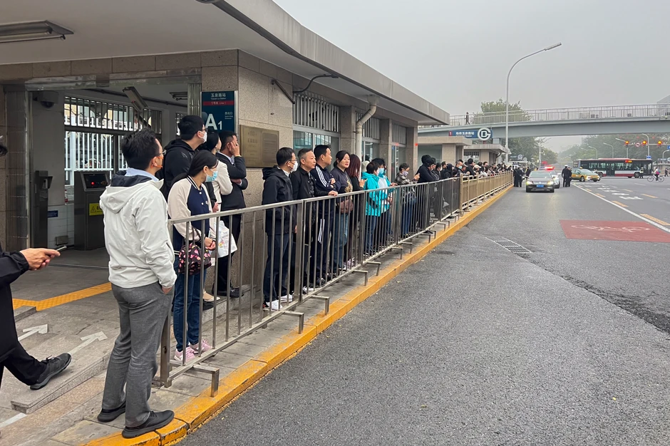 Konvoj nosi telo Lija Kećijanga na kremaciju u Pekingu 2. novembra