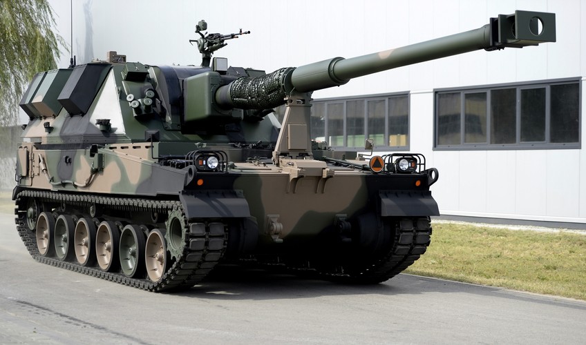 Jednak konstrukcja gąsienicowych platform okazała się wadliwa. Usterki jakie wykryto to miedzy innymi mikropęknięcia w podwoziu i wady w silniku. <br><br> (dd/zuz) PAP/Darek Delmanowicz