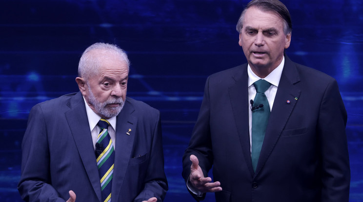 Luiz Inácio Lula da Silva (balra) váltja Jair Bolsonarot (jobbra) a brazil elnöki székben Fotó: GettyImages