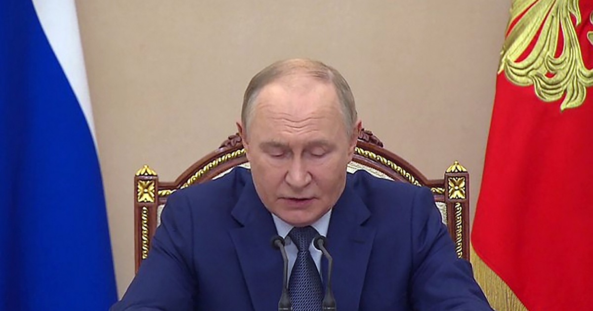 Najnowsze nagranie z Putinem. Uwagę przykuwają dwa dziwne detale. Też to widzicie?