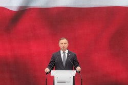 Prezydent: Polacy są jak trawa - za każdym razem się podnoszą