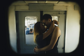 Žena kojoj nedostaju INTIMNI ODNOSI ponaša se upravo ovako: Ovi znaci odaju APSTINENCIJU i lako ih je prepoznati