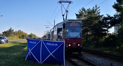 Tramwaj wlókł po torach pasażera. Motornicza odpowie za fatalny błąd