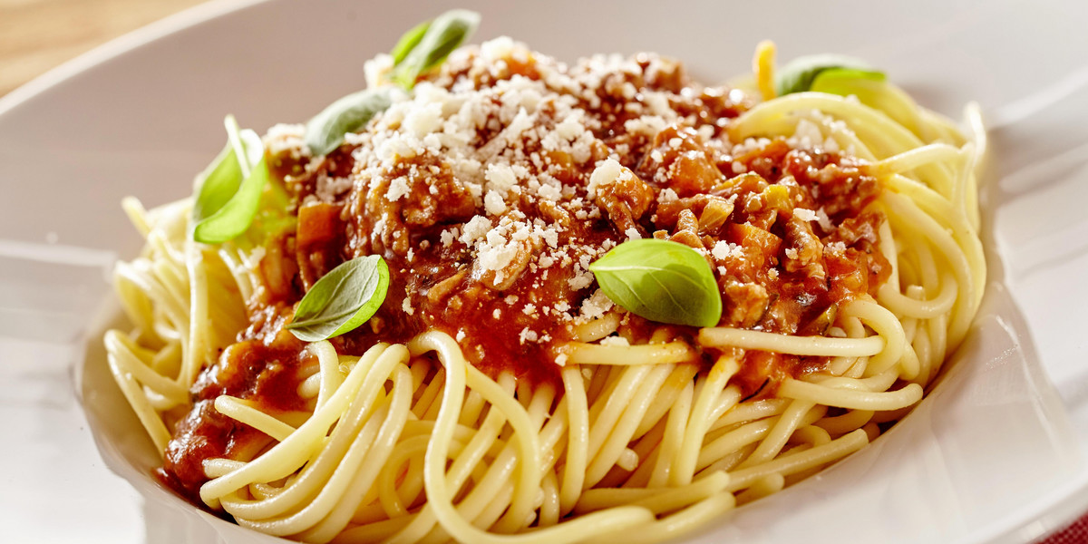 Spaghetti bolognese to danie znane na całym świecie. 