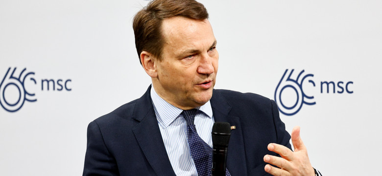 Sikorski w Brukseli: Putin pozwolił czy kazał zamordować Nawalnego