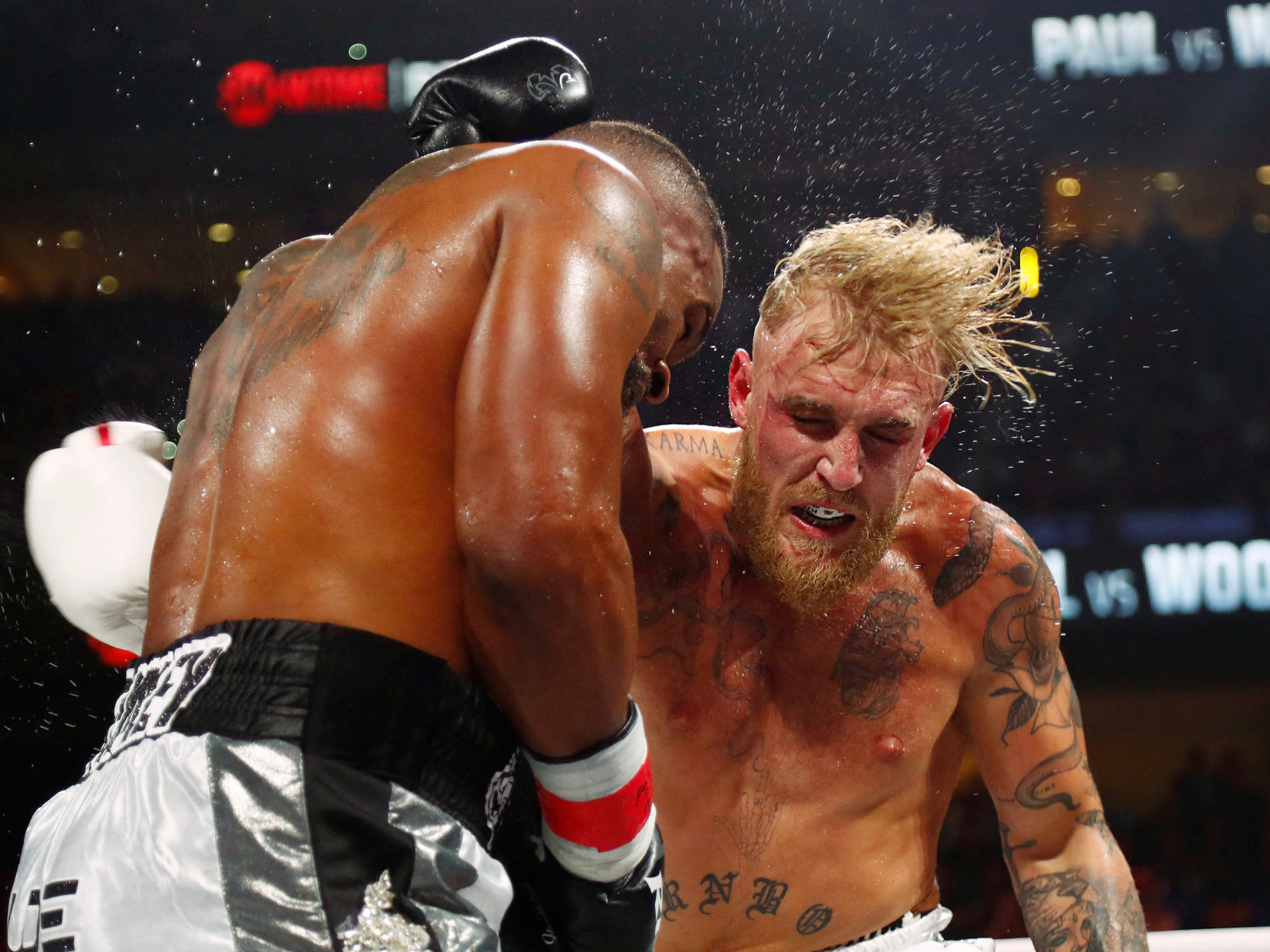 Jake Paul porazil Woodleyho už druhýkrát.