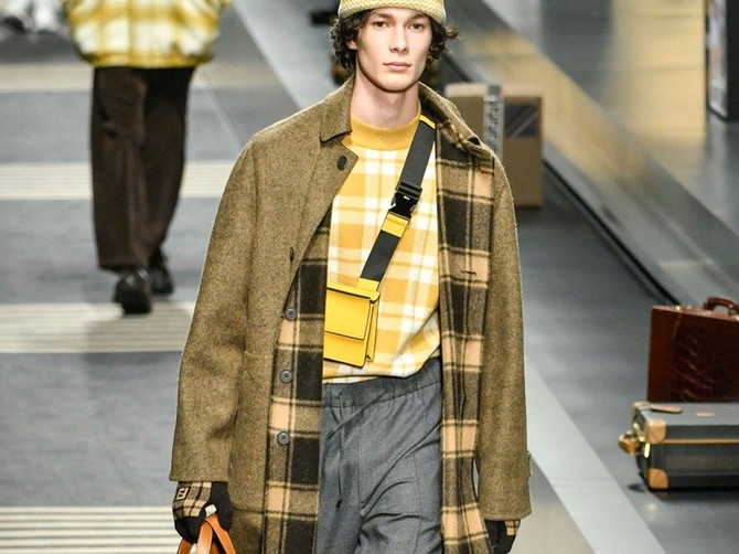 Model iz nove kolekcije modne kuće Fendi