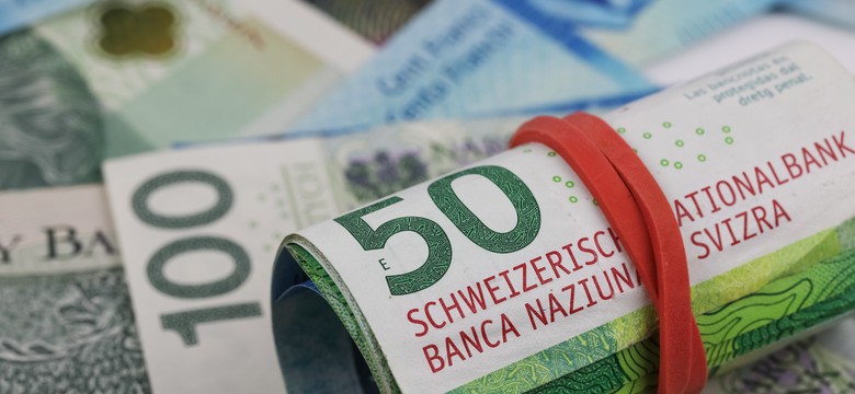 Ważne informacje dla frankowiczów. Tego nie wolno bankowi
