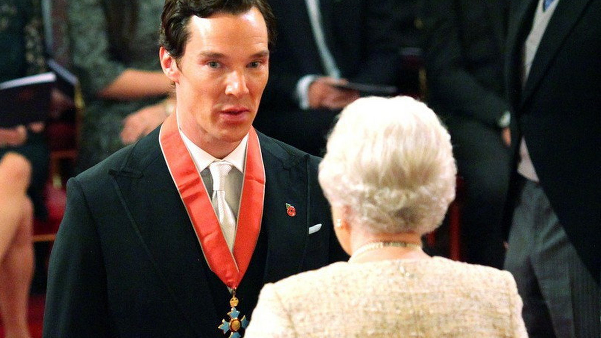 Benedict Cumberbatch uhonorowany przez królową Elżbietę II