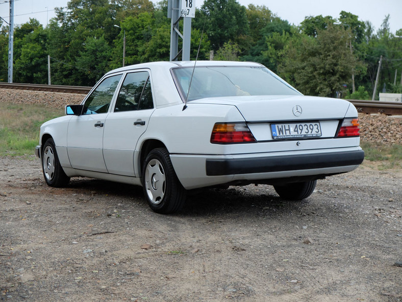 Mercedes W124 200D