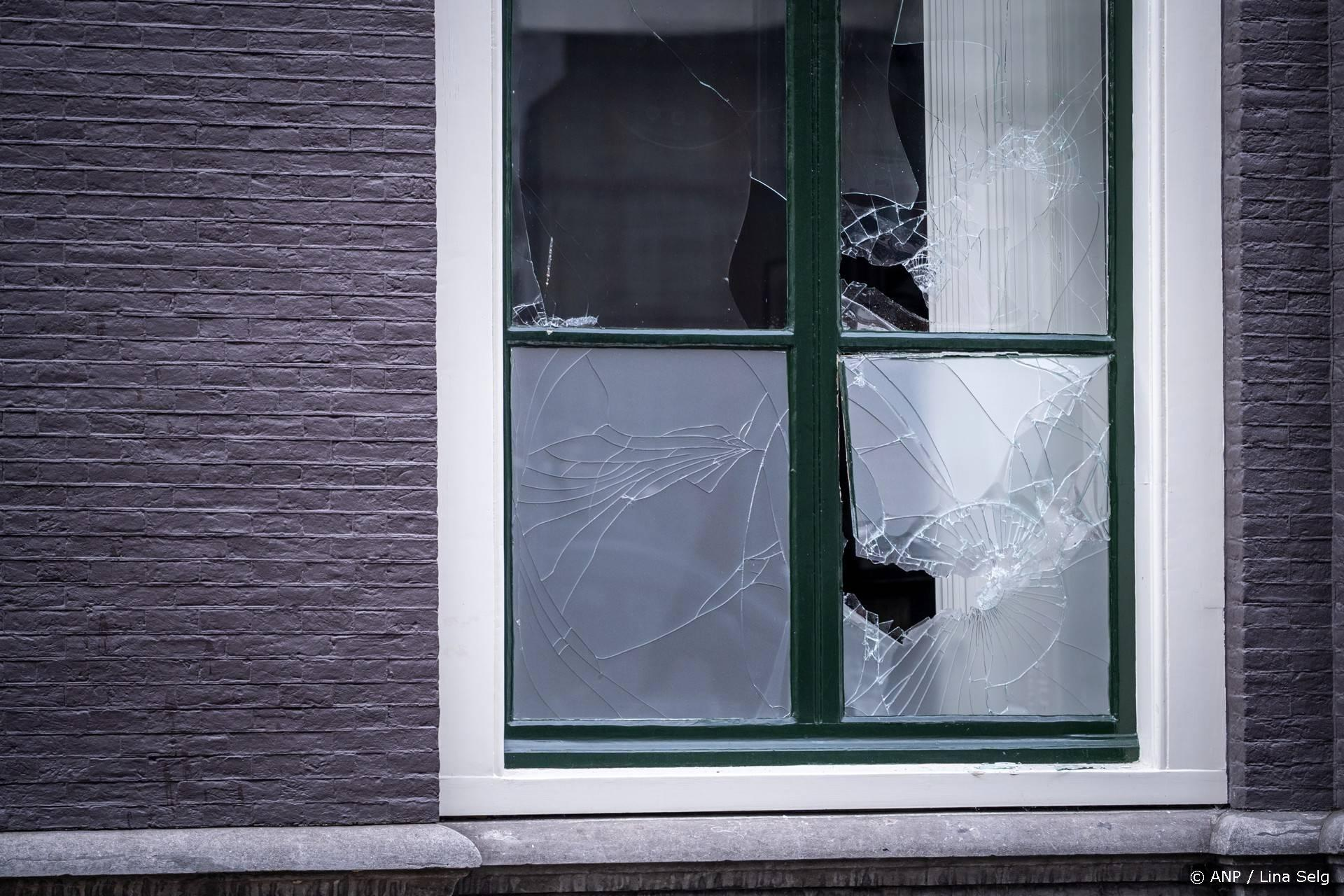 Van Oosten erkent fout na NCTV-advies over rellen Den Haag