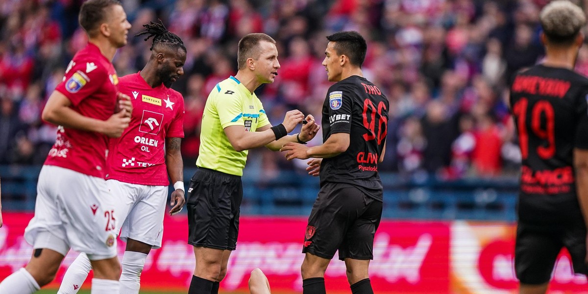 Wisła Kraków w środę pokonała Piast Gliwice 2:1 w półfinale Pucharu Polski. 