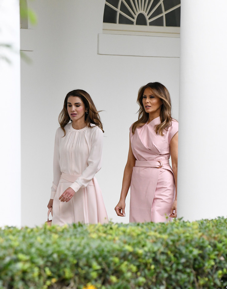 Melania Trump i królowa Rania w podobnych stylizacjach