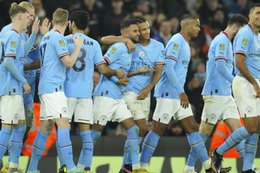 Tyle zarabiają piłkarskie kluby. Liderem Manchester City 