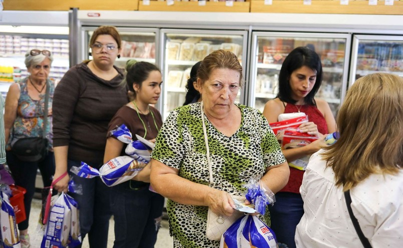 Wenezuela, kolejka w hipermarkecie