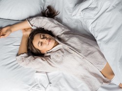 Sposób na dobranoc: 5 domowych trików na bezsenność