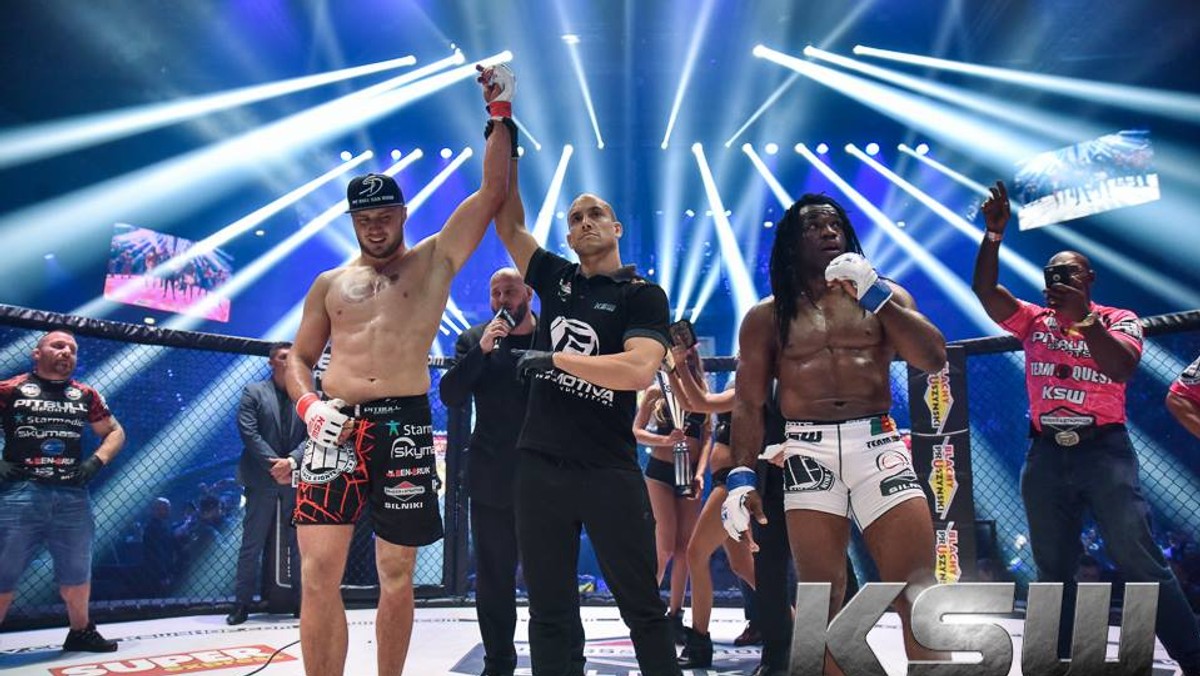 Mistrz KSW w wadze półciężkiej wciąż jest ten sam. Tomasz Narkun podczas gali KSW 36 w Zielonej Górze pokonał w pierwszej rundzie Amerykanina Rameau Sokoudjou i obronił swój mistrzowski tytuł. Polak najpierw próbował dźwigni na łokieć, a gdy te nie przyniosły efektu, postawił na ciosy w stójce i to one dały mu zwycięstwo.