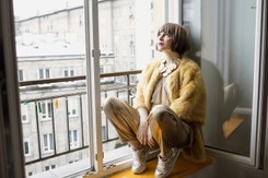 Julia Marcell z obitym kolanem. RECENZJA albumu 'Proxy'