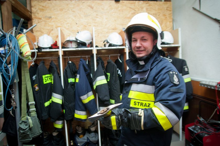 Proboszcz został strażakiem. Ratuje nie tylko duszę!