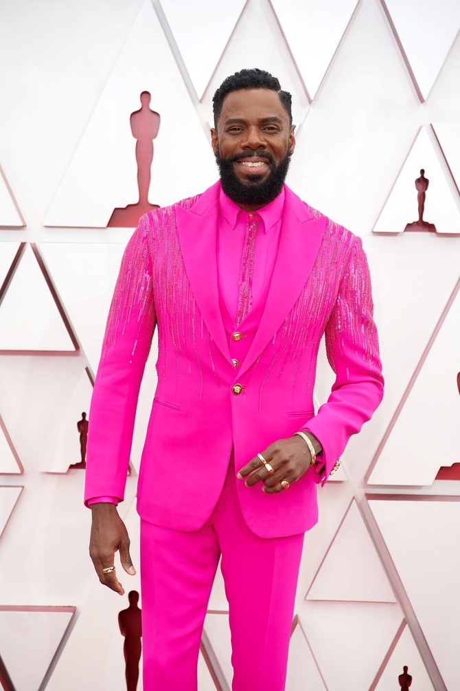 Kolamn Domingo u pink odelu 