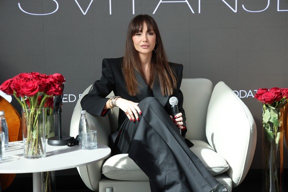 "RADNICIMA SAM DAVALA OTKAZ, AKO ME POPREKO POGLEDAJU" Emina Jahović otrila kakav je bila poslodavac, onda je rešila da jednu stvar promeni kod sebe