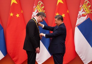 Predsednik Kine Si Đinping odlikovao je Aleksandra Vučića Ordenom prijateljstva