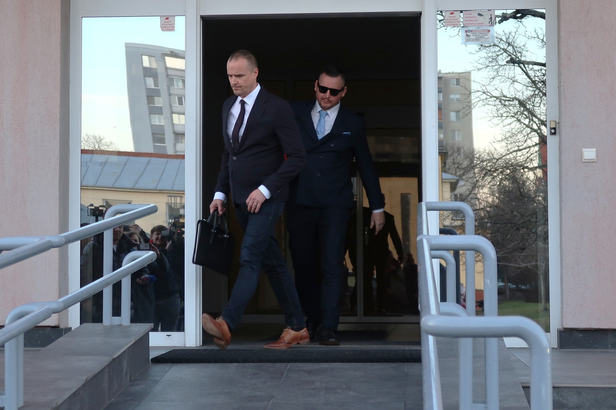 Sprava trestne stíhaný Daniel Bombic a jeho právny zástupca David Lindtner.