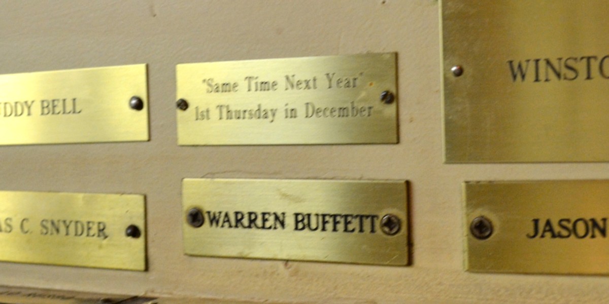 We ate at Warren Buffett's favorite New York City steakhouse — which people pay millions to dine with him at — here's what it was like