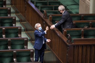 PiS złożyło wniosek o przystąpienie do trzeciego czytania projektu ustawy dot. walki z epidemią, opozycja zapowiada poprawki