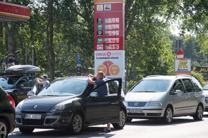 Na polskich stacjach nadal zatankujesz najtaniej