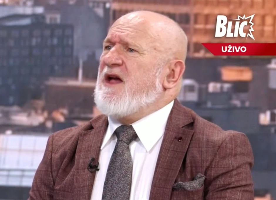 Profesor na Fakultetu političkih nauka, Milan Petričković