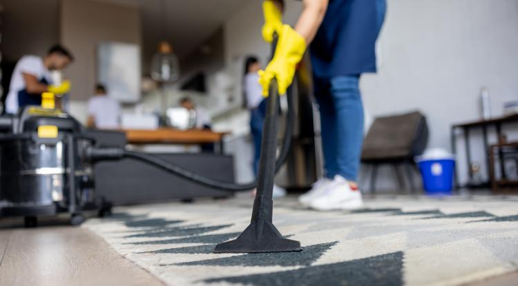 Így tisztítsd meg gyorsan és praktikusan a szőnyegedet. Fotó: Getty Images
