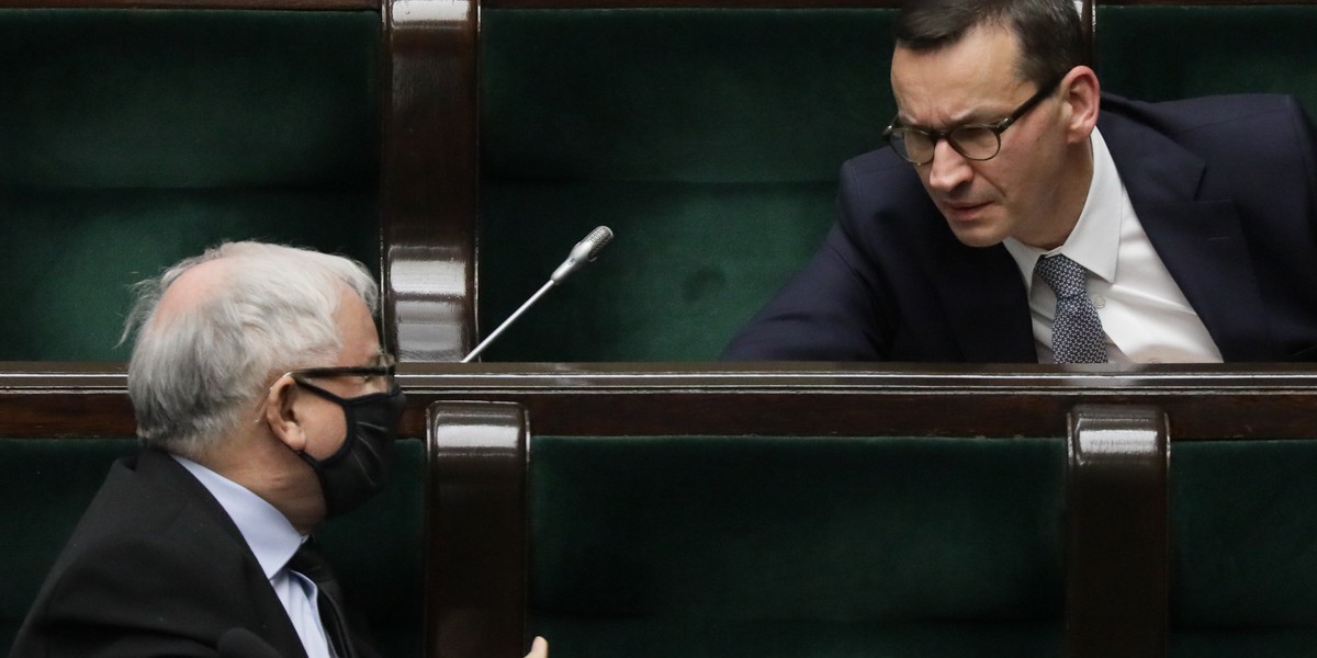 Pogorszyły się też oceny polityki gospodarczej rządu. 58 proc. uważa, że polityka gabinetu Mateusza Morawieckiego nie stwarza szansy poprawy sytuacji gospodarczej (wzrost o 11 punktów procentowych).