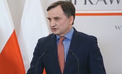 Ziobro i Warchoł biją w Morawieckiego. "Kiedy objął urząd, zakończyło się przyzwolenie na dalszą reformę sądownictwa"