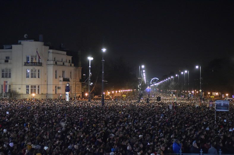 Tysiące Węgrów protestujących przeciwko rządowi, 16 lutego 2024 r.